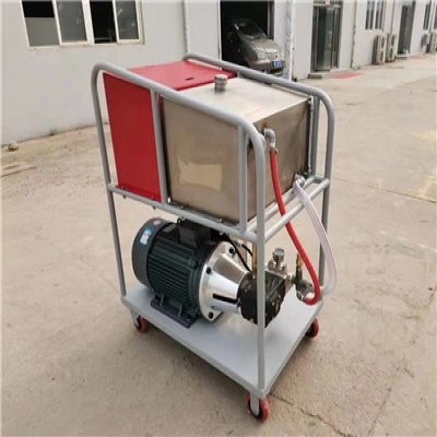 客戶(hù)定制：帶水箱沙箱高壓清洗機(jī)